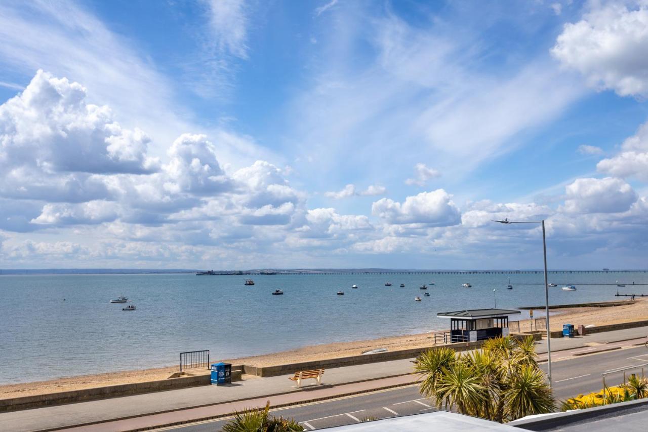 Roslin Beach Hotel Southend-on-Sea Exteriör bild